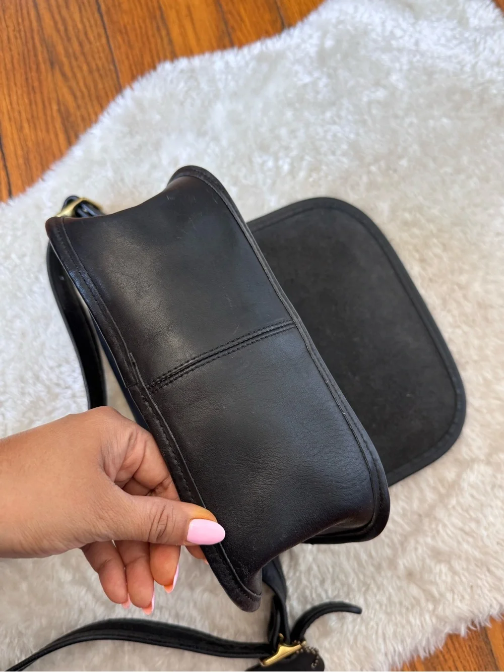 Coach 90’s Vintage Black Leather Classic Should Bag Style 1970 - Picture 15 of 15